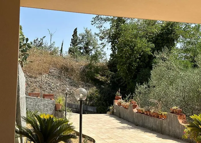 Valentina Villa Cefalù